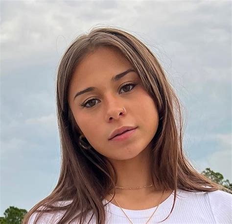 Listen <b>Sophie</b> <b>Rain</b>, the 19-year-old Florida-based model and social media sensation, is no stranger to making waves on Instagram and TikTok with her stunning visuals and captivating lip-sync videos. . Sophie rain leak